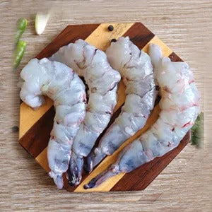 Buy fresh Tiger/vannamie Jumbo Prawns 20count at Rs.450/- gross weight 500gms, Net weight 275gms.